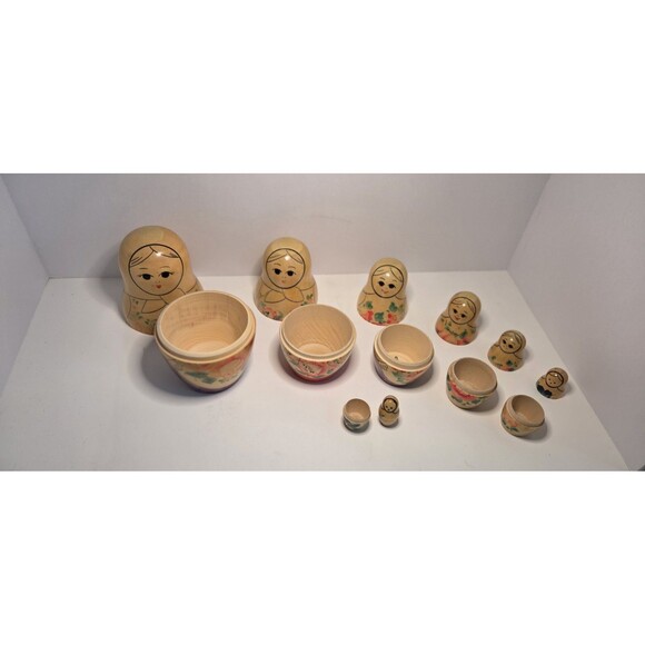 VTG Russian Nesting Dolls,  Set of 7 Dolls Hand Painted Wooden  Delicate - Picture 6 of 6